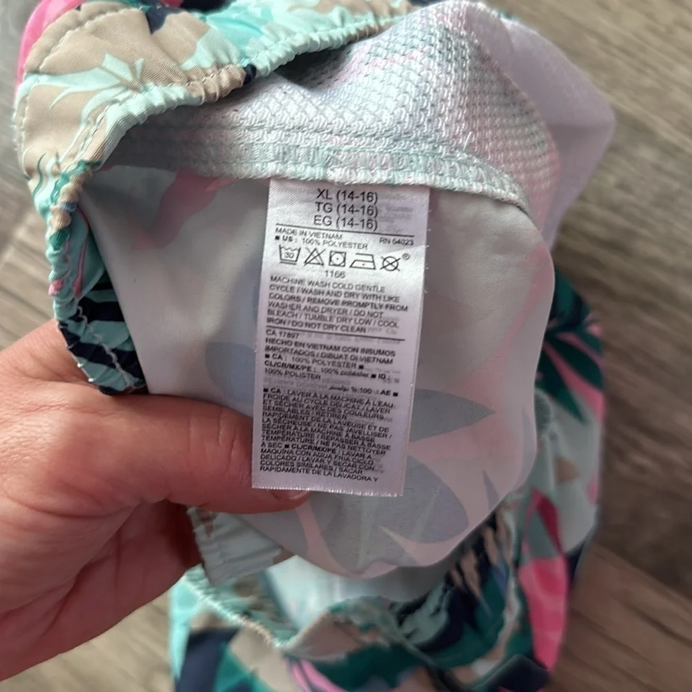 Old Navy‎ Tropical print board shorts girls 14/16 XL